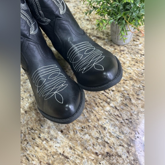 Coconuts byMatisse Gaucho Cowboy Cowgirl Black Embroidered Pointed Toe Boots 9.5 - Picture 8 of 11